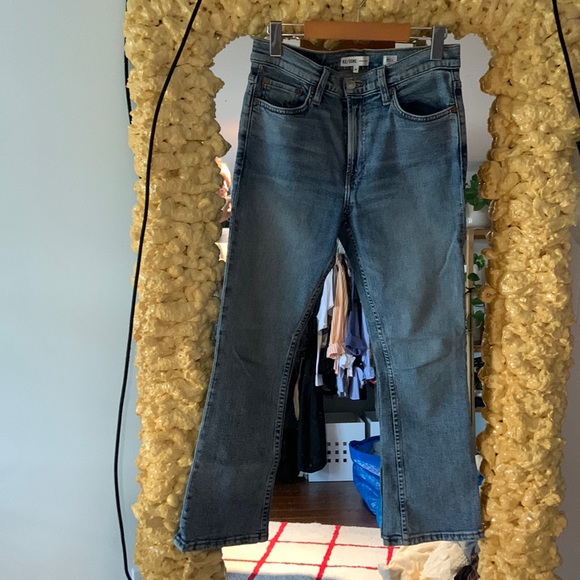 Re/done originals light wash denim, tight fit w a cropped flare - Picture 1 of 2